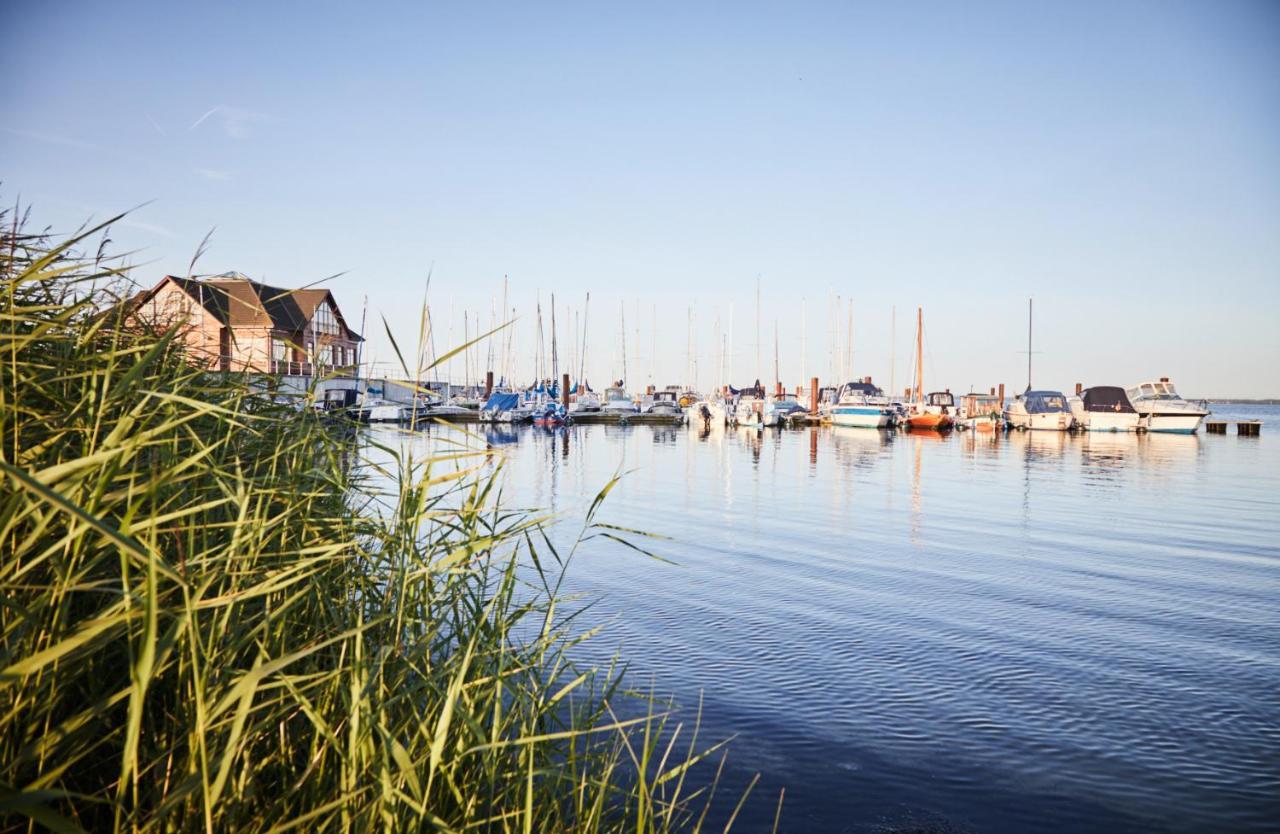 Bades Huk Marina Hotel Hohen Wieschendorf Kültér fotó
