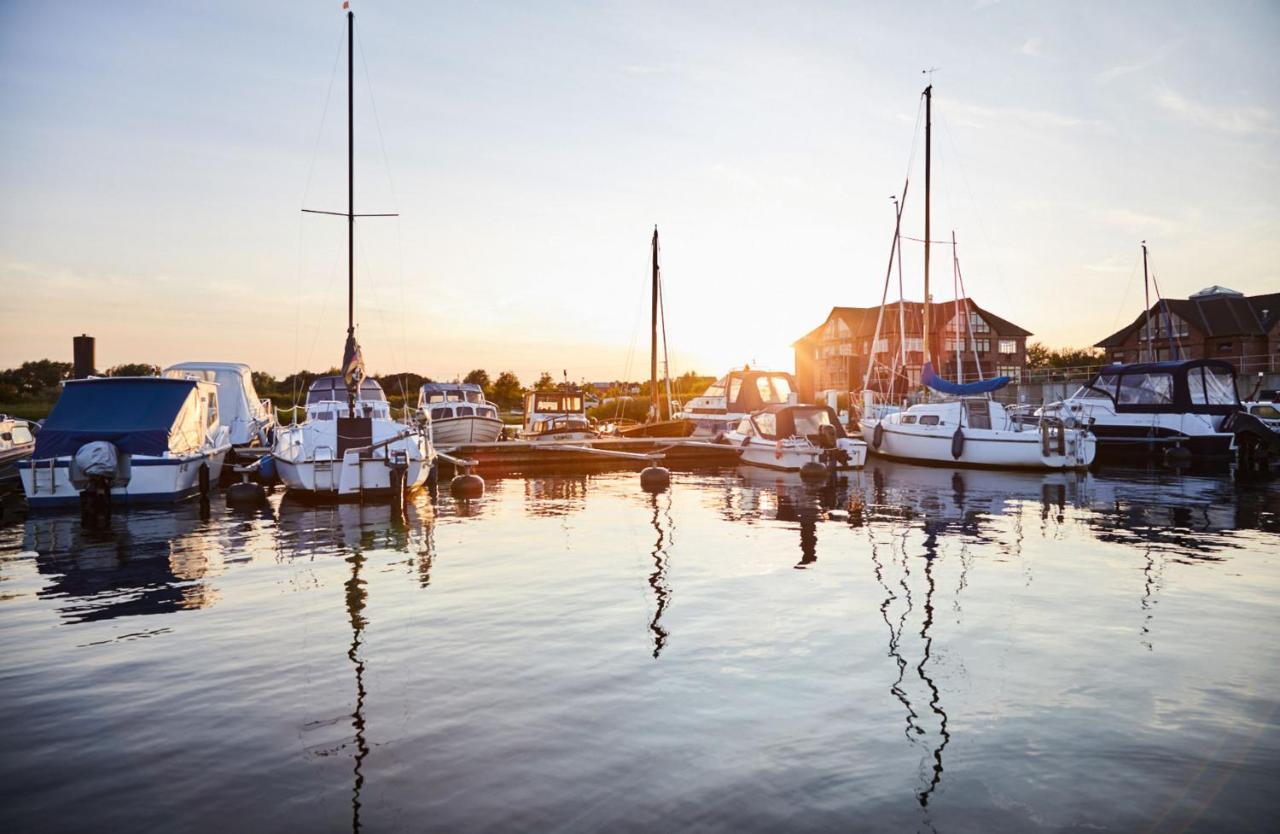 Bades Huk Marina Hotel Hohen Wieschendorf Kültér fotó