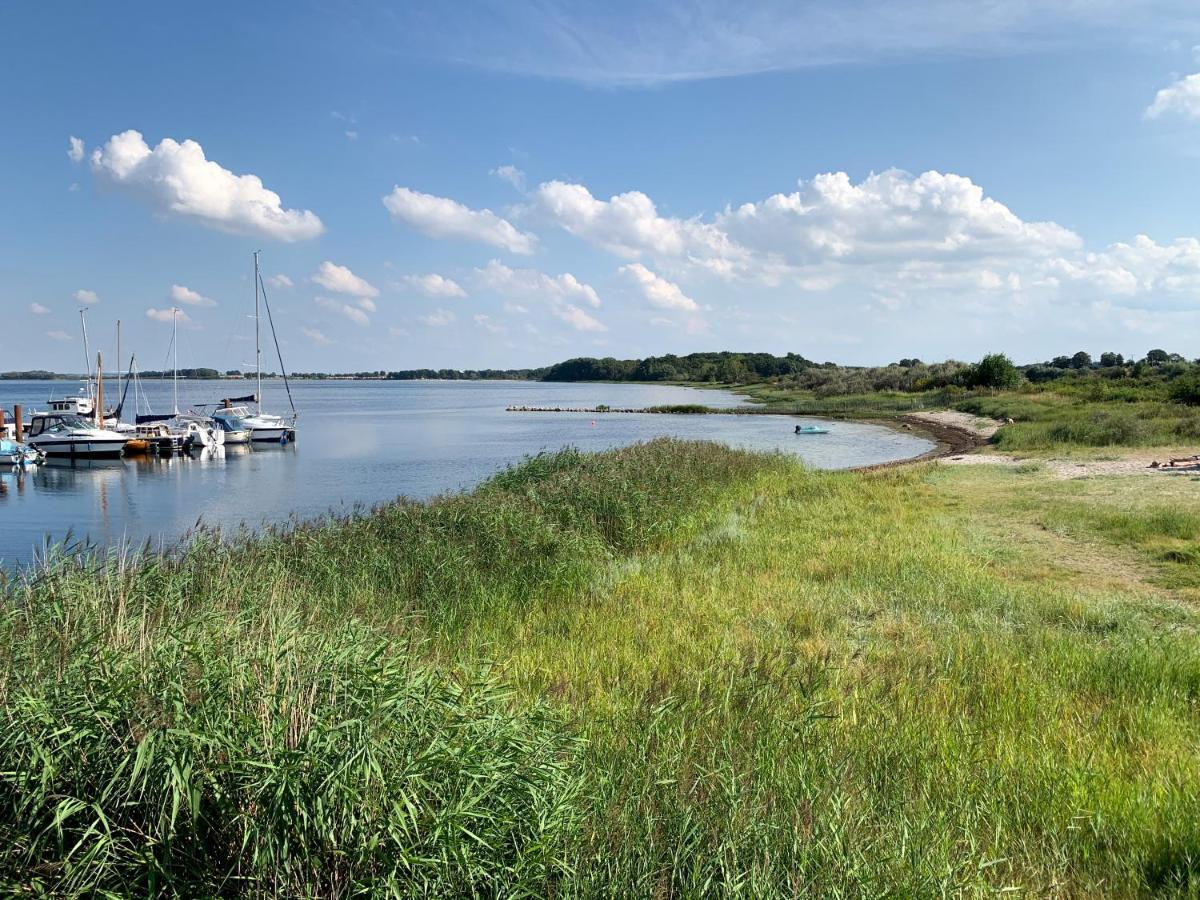 Bades Huk Marina Hotel Hohen Wieschendorf Kültér fotó