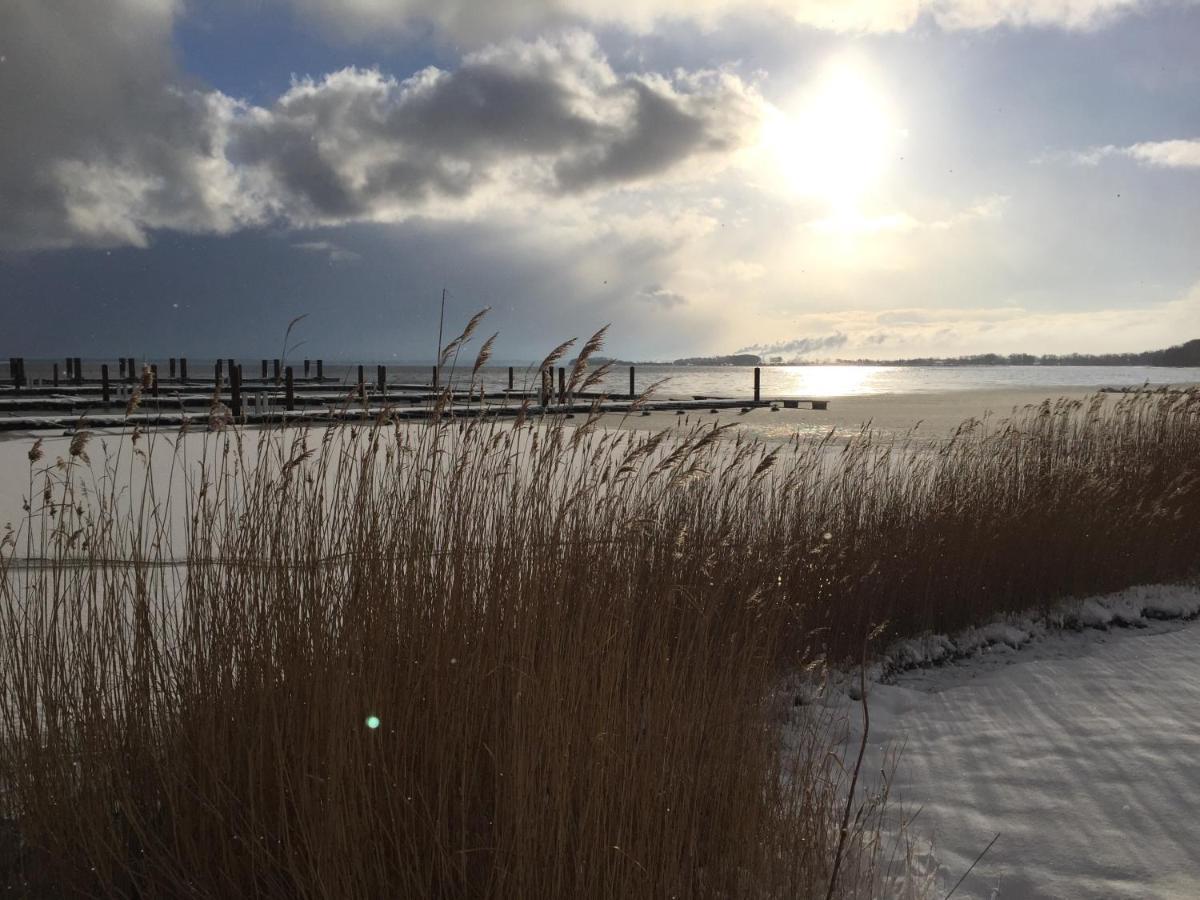 Bades Huk Marina Hotel Hohen Wieschendorf Kültér fotó